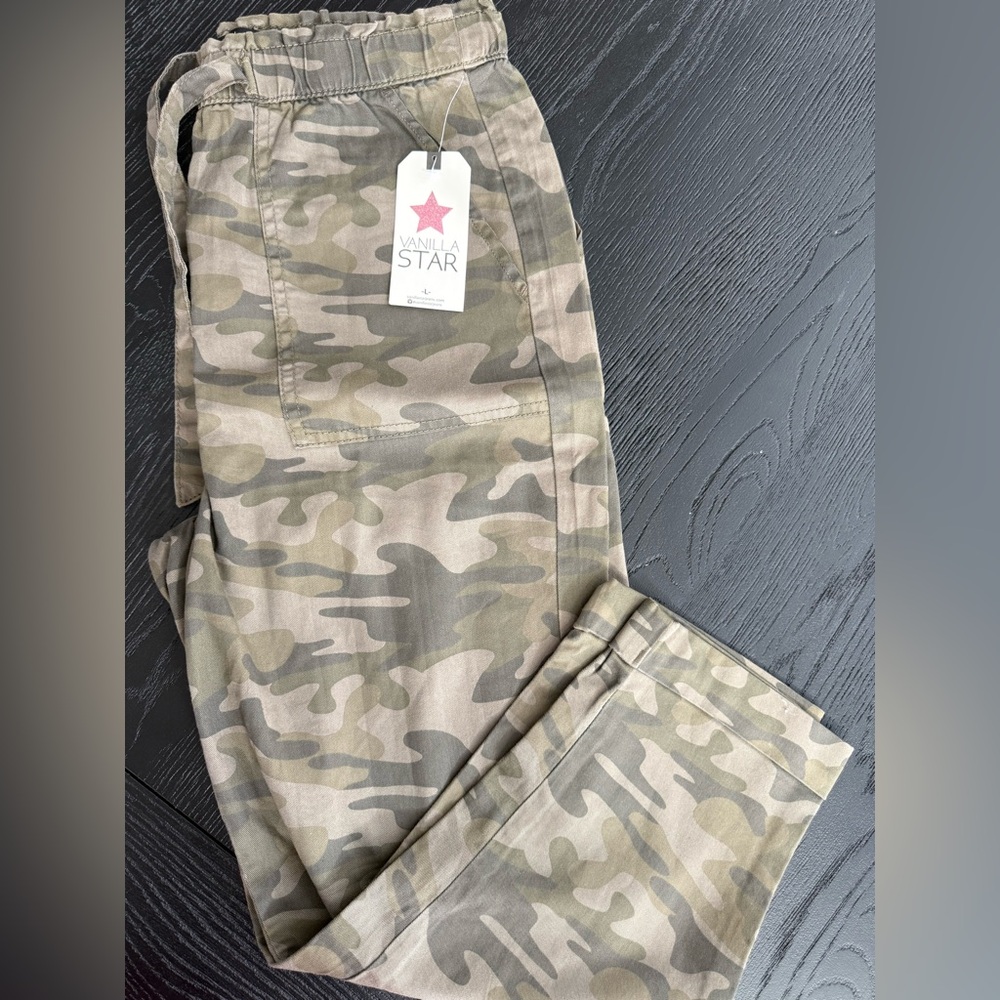 Vanilla Star Women's Camouflage Cargo Pants